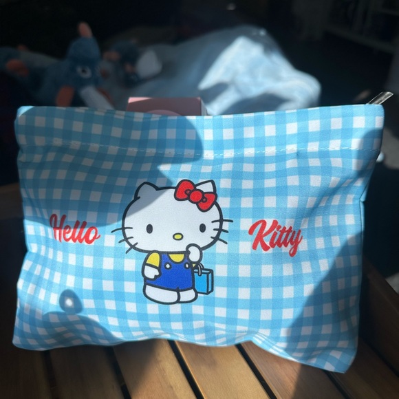 Hello Kitty Blue Checkered Make up Bag 45- - Picture 4 of 7